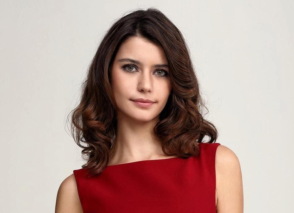 Beren Saat Kimdir Kaç Yaşında