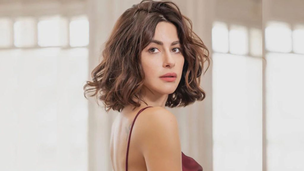 Nesrin Cavadzade Neler Yaptı?